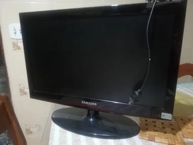 TV/Monitor LCD 22'' SAMSUNG 220V