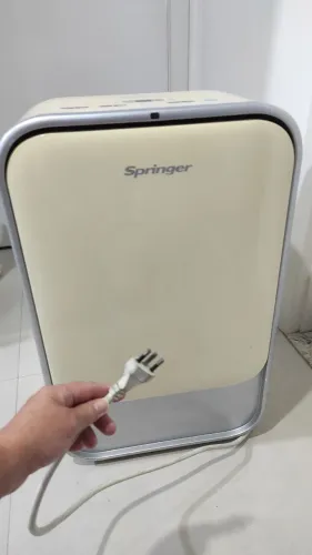 Ar-condicionado portátil. Usado. E tem que buscar no local.