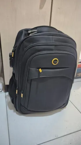 Mochila Duplo Cabo de Aço, Cadeado e USB