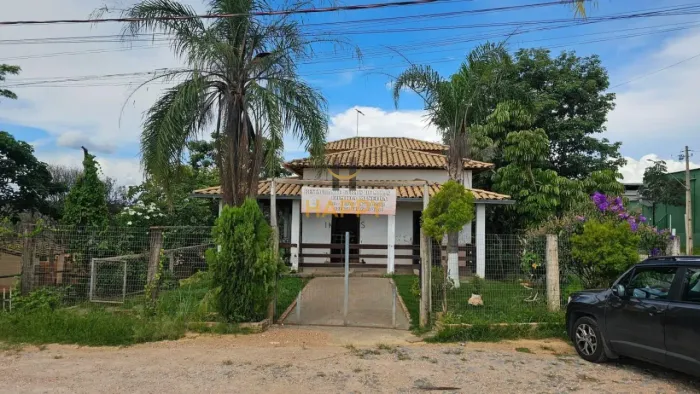 Casa Comercial para Locação em Jaboticatubas, 2 dormitórios, 3 banheiros, 1 vaga
