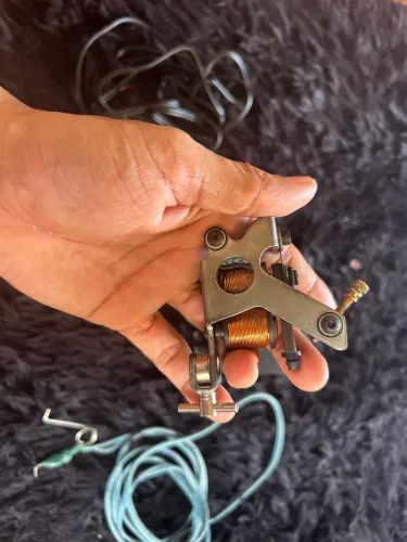 Vendo ou troco máquina de tatuagem