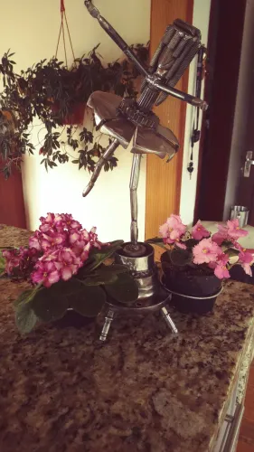 Bailarina em metal - suporte para plantas