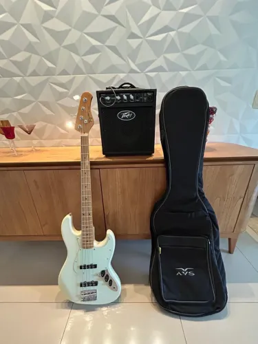 VENDO CONTRABAIXO TAGIMA COM AMPLIFICADOR E ACESSÓRIOS!