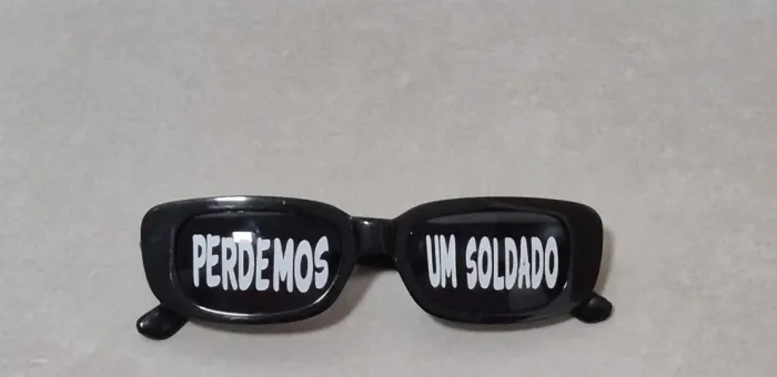 Óculos Perdemos um Soldado