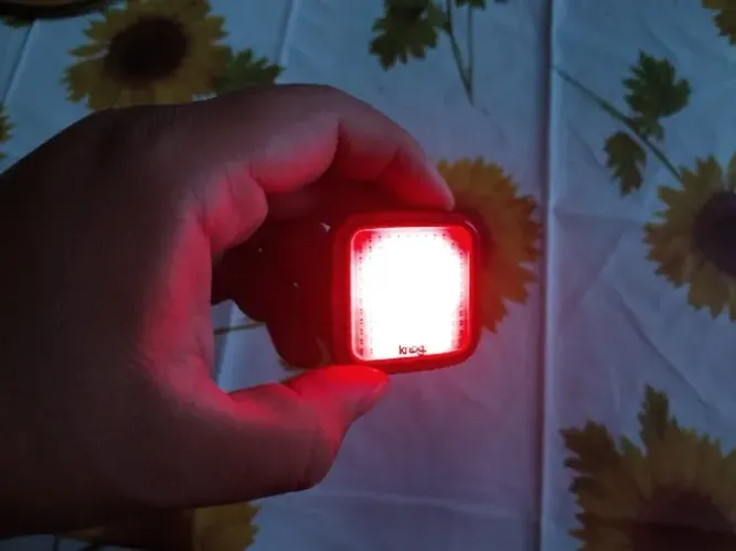 Sinalizador traseiro Knog Blinder Skull