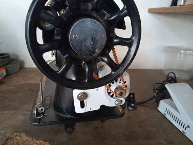 Máquina de costura singer