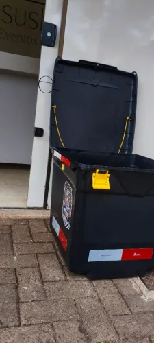 Caixa com suporte 110l