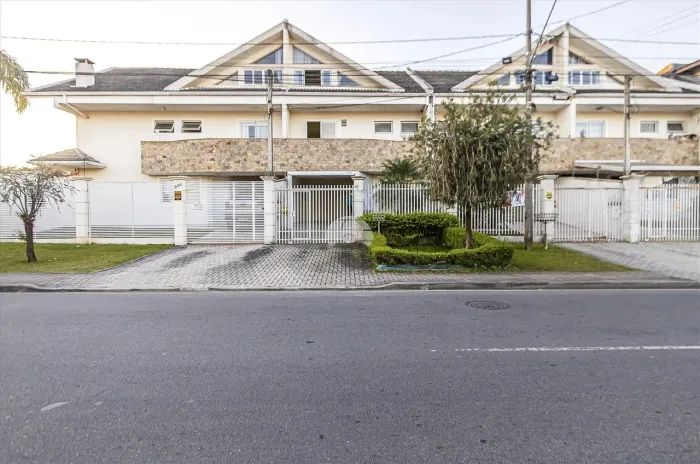 Sobrado para venda com 197 m² com 3 quartos em Tarumã - Curitiba - PR