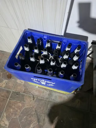 Engradados amber e skol