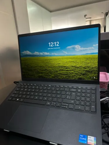 Notebook Dell Inspiron 15 3520 - i5, 16GB RAM - Rápido para trabalho e estudos