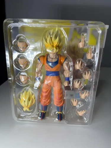 Dragon Ball Z S.H.Figuarts Goku (The Games Begin) Action Figure