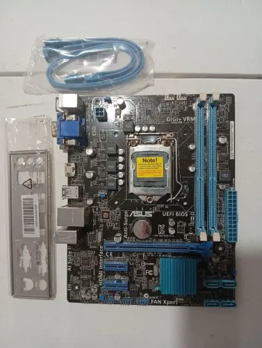 Placa-mãe ASUS - usada / estado desconhecido