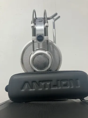 Modmic Anthlion