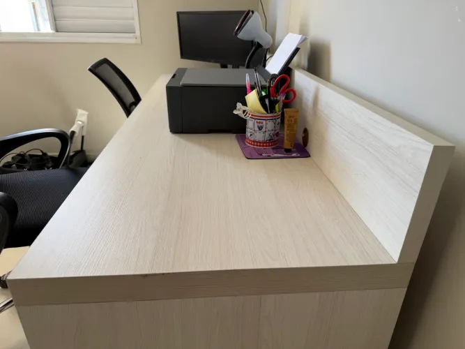 Mesa de escritório sofisticada