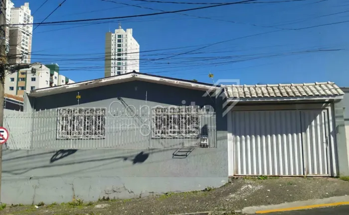 Residência Semimobiliada - Centro
