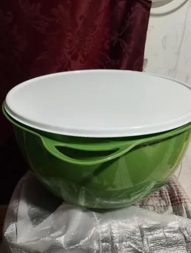 Vasilha da Tupperware original novinha comprei mas achei muito grande