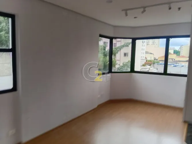 Sala comercial 37mts com 1 sala, banheiro, 1 vaga, elevador