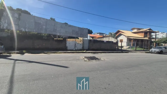 Terreno à venda no bairro Vila Cruzeiro - Divinópolis/MG