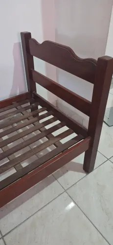 Cama solteiro madeira maciça