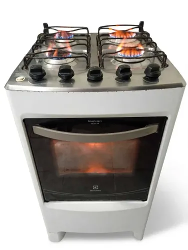 VENDO FOGÃO ELETROLUX 4 BOCAS 