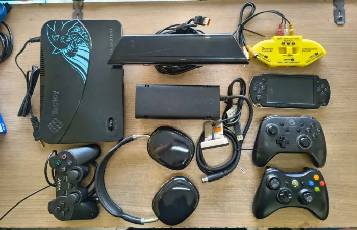 Lote de video games e acessórios