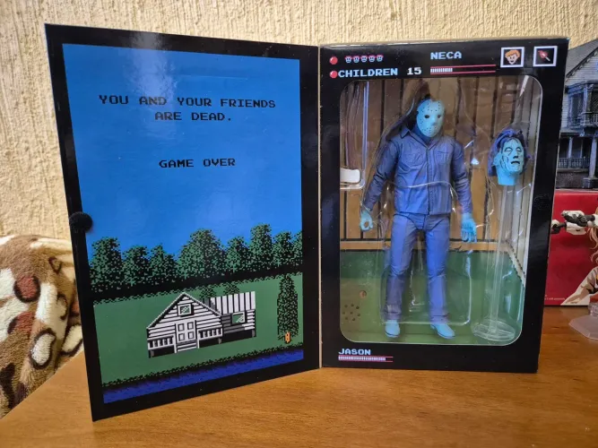 Jason retro NECA Friday the 13th completo com caixa funcionando!