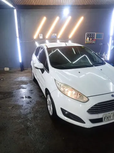 Ford Fiesta 1.5 16V Flex Mec. 5P 2015
