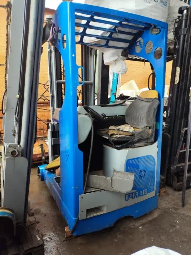Empilhadeira Elétrica Retrátil PR16 - No Estado / Para Reforma ou Peças