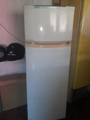 VENDO GELADEIRA CONSU