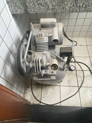 COMPRESSOR ODONTOLÓGICO