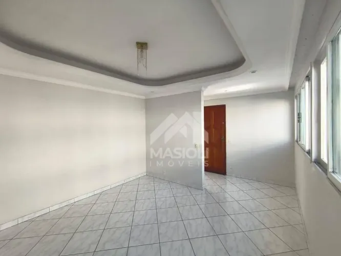 Imóvel para aluguel tem 80 metros quadrados com 3 quartos