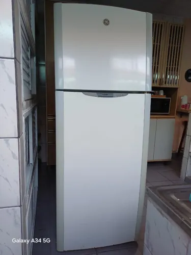 Geladeira Usada em ótimo estado 