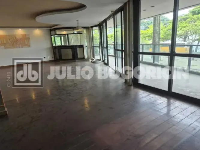 Lagoa, 306m² de área privativa, 4 quartos, 2 suítes, varanda e 3 vagas