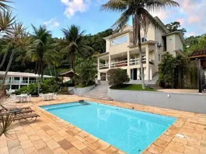 Mansão Triplex à Venda no Condomínio Portogalo | Angra dos Reis REF: 10179