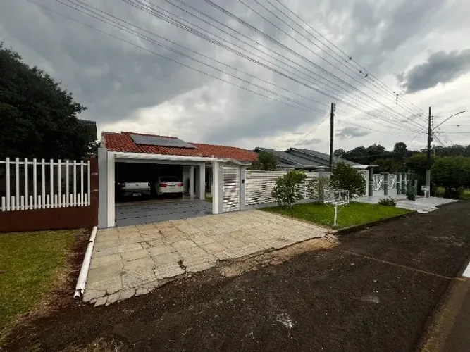 Casa em Xaxim, Bairro Alvorada - Excelente Localização