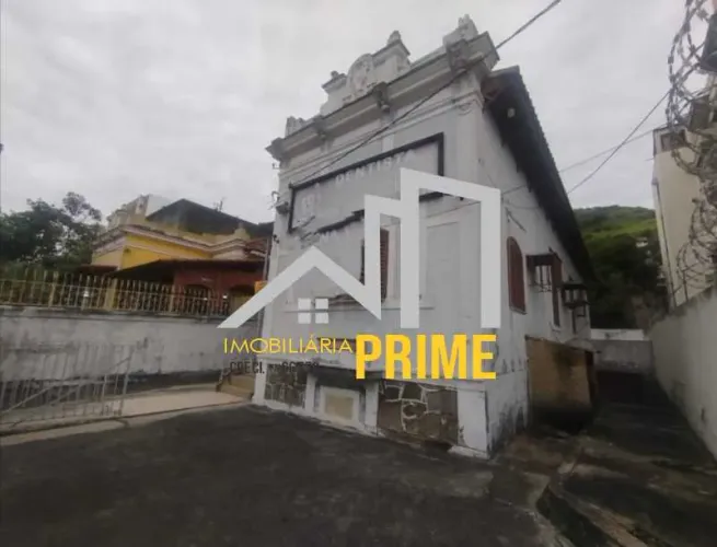 Casa antiga frente de rua em endereço comercial terreno 11 x 48 metros de terreno