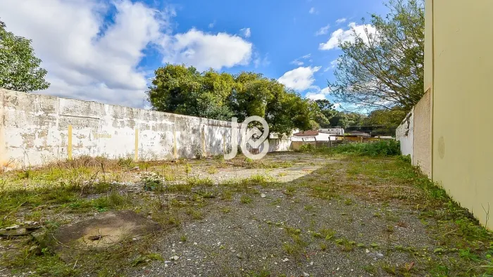 TERRENO PLANO EM ÓTIMA LOCALIZAÇÃO NO CENTRO CÍVICO Terreno com ótima localização no centr