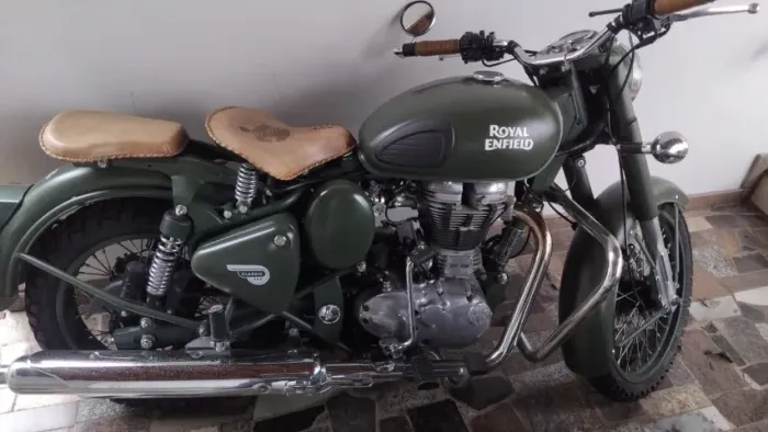 Royal Enfield Classic 500 - Moto Muito Nova
