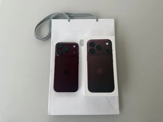 iPhone 18 Pro 256GB Bordo (Burgundy) - Importado EUA, Completo na Caixa