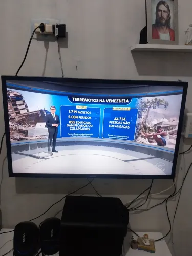 Televisão semi nova