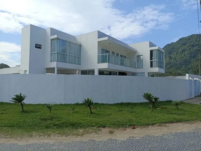 Casa à venda no Guaiuba no Guarujá, SP | QVista Inteligência Imobiliária Guarujá