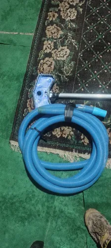 Aspirador de piscina com mangueira e tenho uma bomba