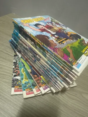 Lote de livros do Chico Bento moço 