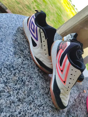 2 Chuteira umbro (pro5 club) e (pro5)