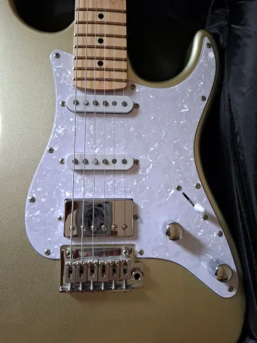 Guitarra Seizi Katana Musashi HSS Impecável + Capa Tarracha com Trava(Estado de Nova)