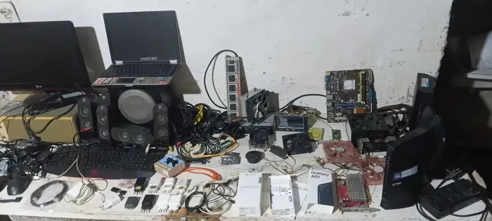 Peças para pc e celular 300 Madureira
