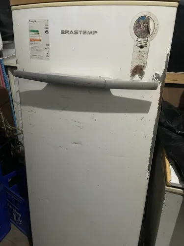 Vendo freezer vertical Brastemp 
