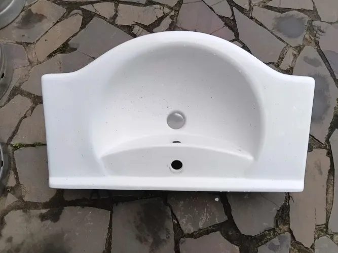 Pia Grande para banheiro, R$ 100,00