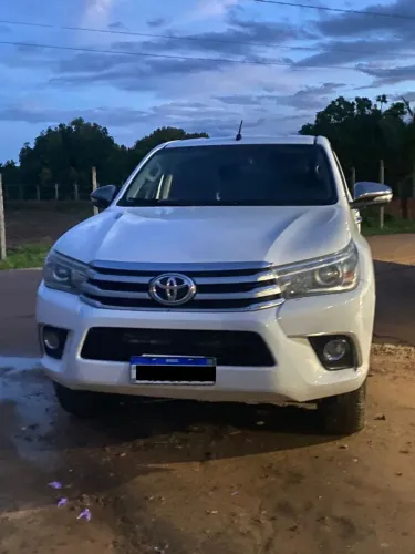 Vendo frente completa da Hilux 2017