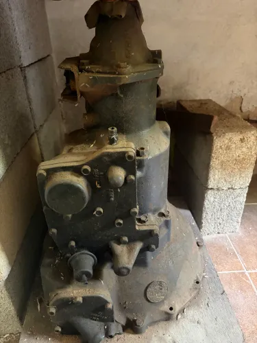 Peça de carro antigo